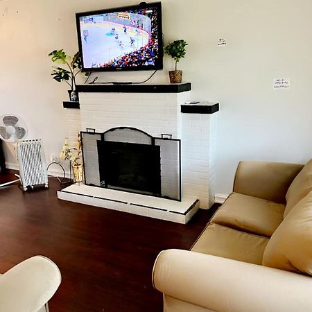 Vintage - 3 Bed House - North Surrey - Ping-Pong And Pool Table - Tv Cable Exterior photo